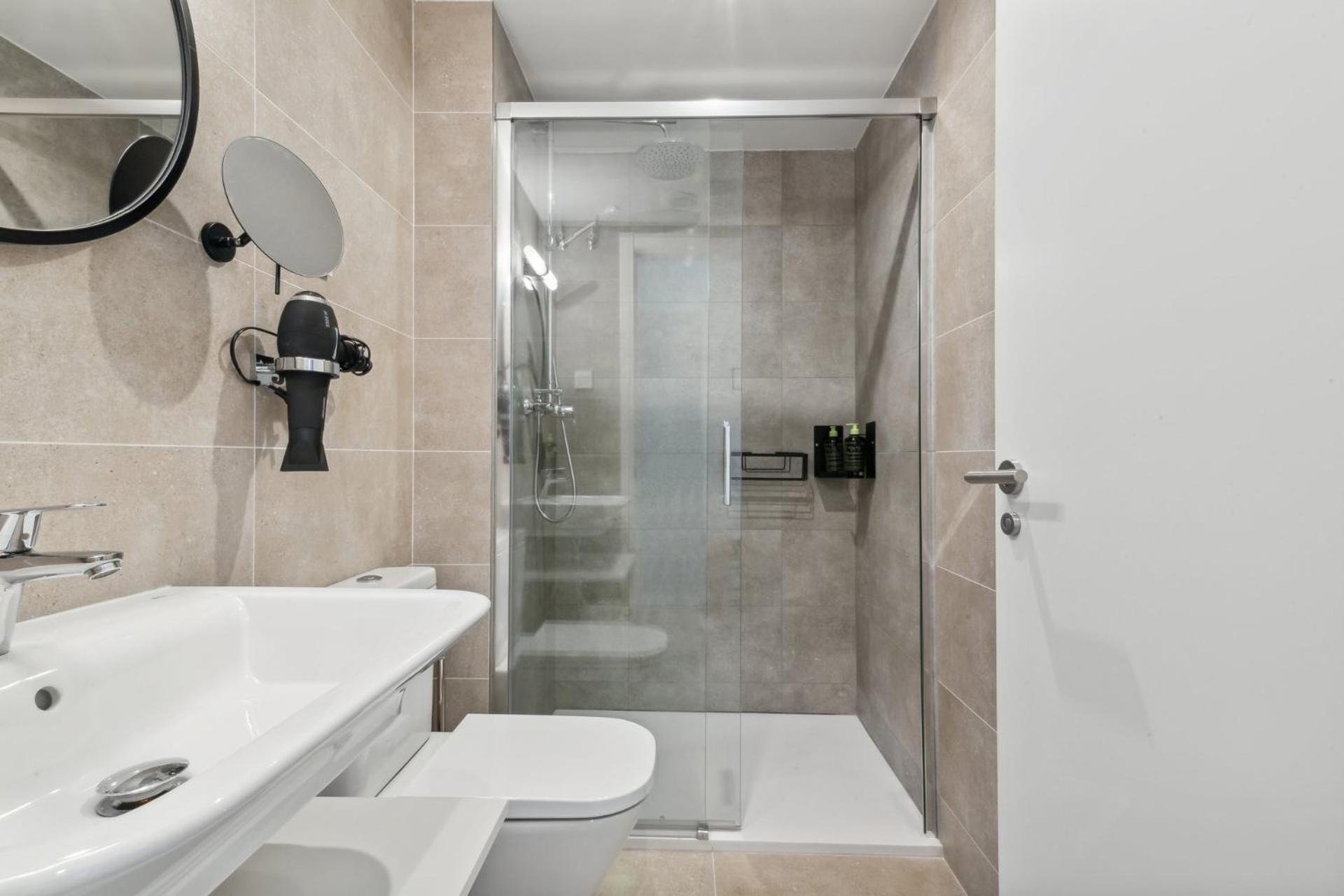 Apartment Limehome Carrer Del Pare Palau I Quer *